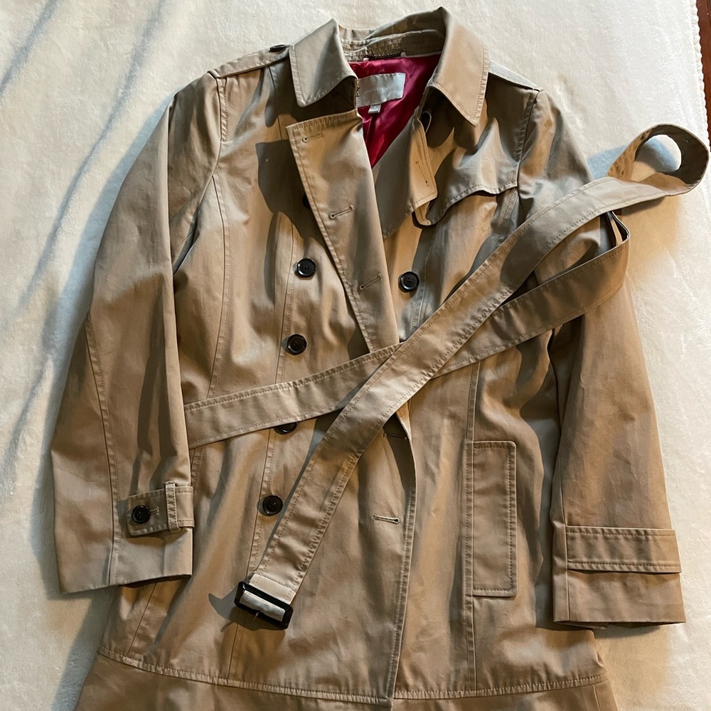 Banana Republic Women’s Ruffled Trench Rain Jacket-Size Large